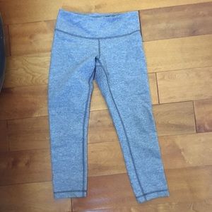 Lululemon wunder under heather gray size 4